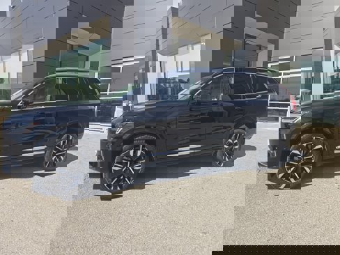 Certified 2025 Volvo XC90 B6 Plus image 1