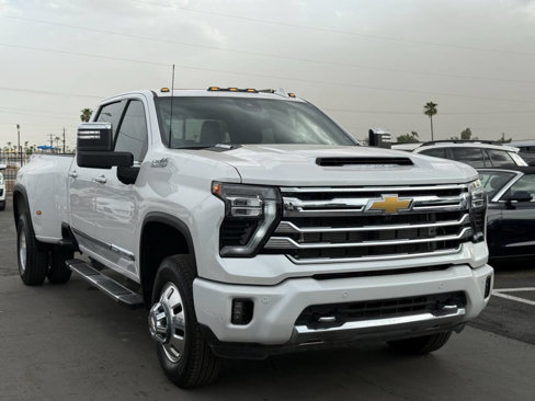Used 2024 Chevrolet Silverado 3500 High Country w/ High Country Premium Package image 12
