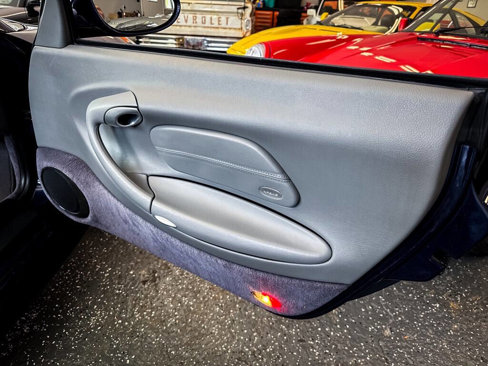 Used 2001 Porsche 911 Carrera image 30