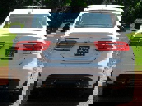 Used 2017 Jaguar XE First Edition image 4