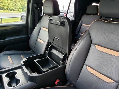 Used 2024 GMC Yukon AT4 image 25
