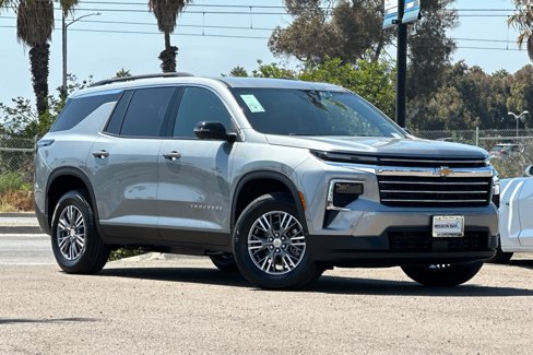 New 2026 Chevrolet Traverse LT w/ Enhanced Driving Package image 2