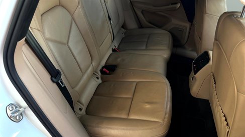 Used 2020 Porsche Macan image 45