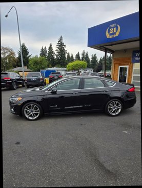 Used 2019 Ford Fusion Titanium image 2