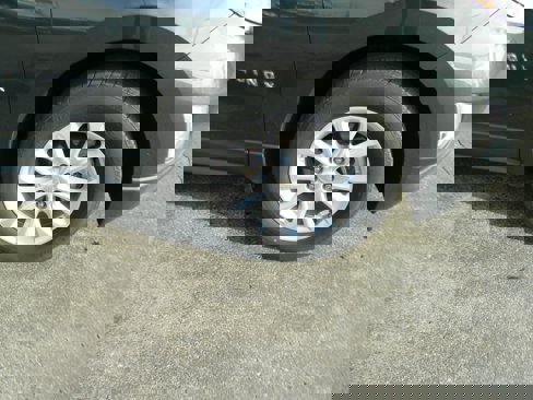Used 2020 Chevrolet Equinox LS w/ LS Convenience Package image 2