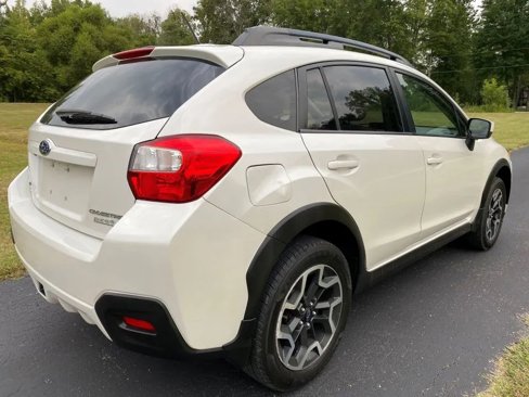 Used 2017 Subaru Crosstrek 2.0i Premium w/ Moonroof Package image 4