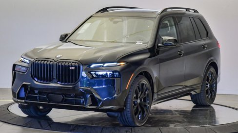 New 2026 BMW X7 M60i image 1