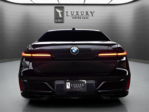 Used 2023 BMW 760i xDrive image 6