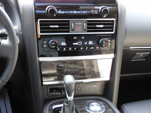 Used 2024 Nissan Armada Platinum image 19