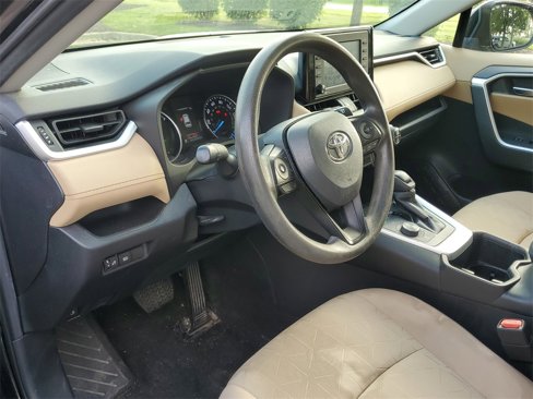 Used 2022 Toyota RAV4 XLE image 10
