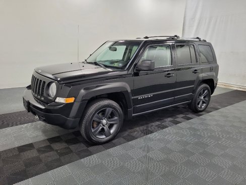 Used 2016 Jeep Patriot High Altitude image 2