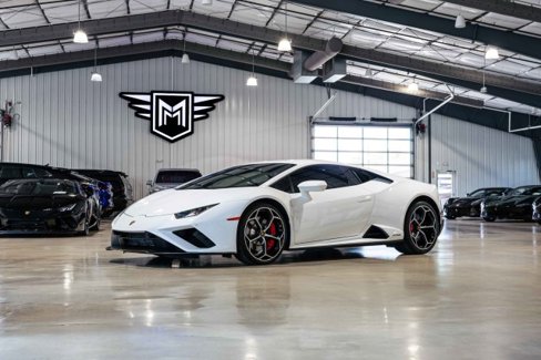 Used 2021 Lamborghini Huracan EVO image 1