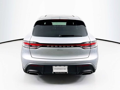 New 2025 Porsche Macan image 10
