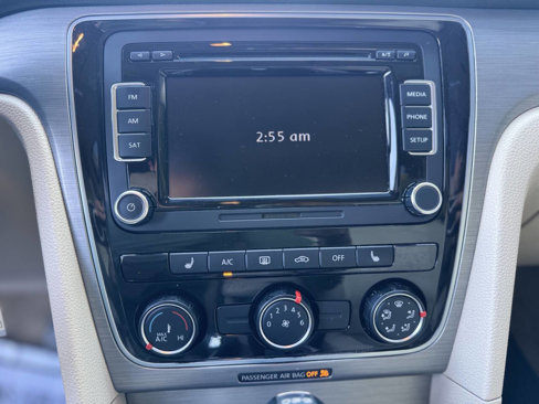 Used 2014 Volkswagen Passat TDI SE image 15
