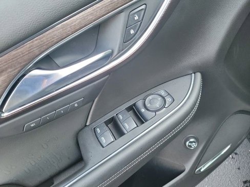 Used 2023 Buick Envision Avenir image 19