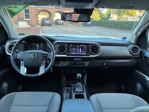Used 2022 Toyota Tacoma SR5 w/ Technology Package image 13