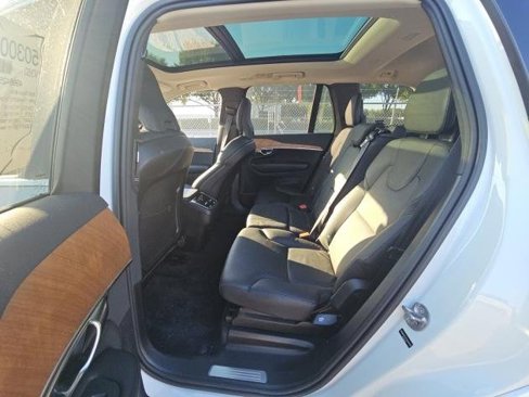 Certified 2025 Volvo XC90 B6 Ultra image 6