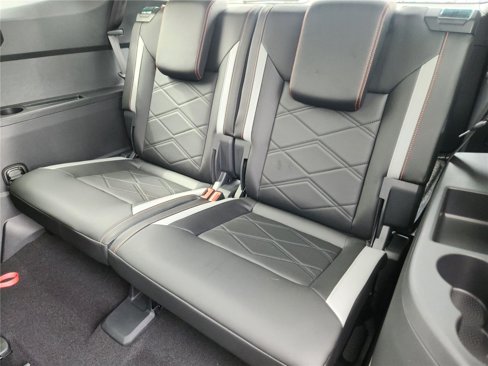 New 2025 Volkswagen Atlas Peak Edition SE image 12
