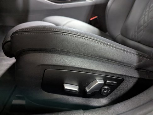 Used 2022 BMW 540i xDrive w/ M Sport Package image 21