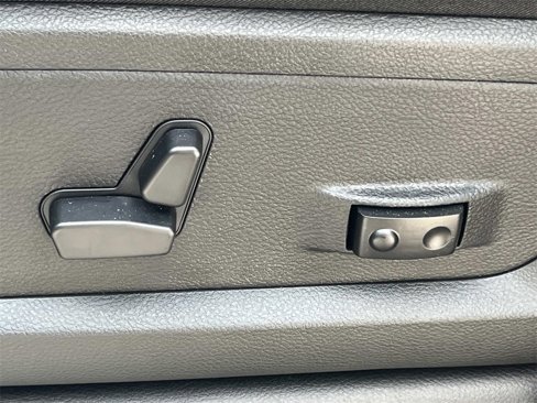 Used 2024 RAM 2500 Limited image 11