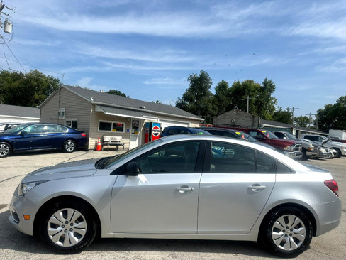 Used 2016 Chevrolet Cruze LS image 2
