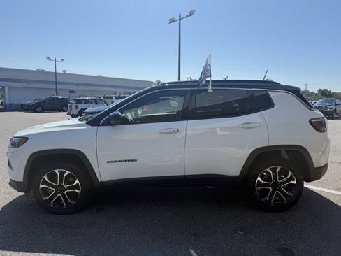 Used 2023 Jeep Compass Limited image 36