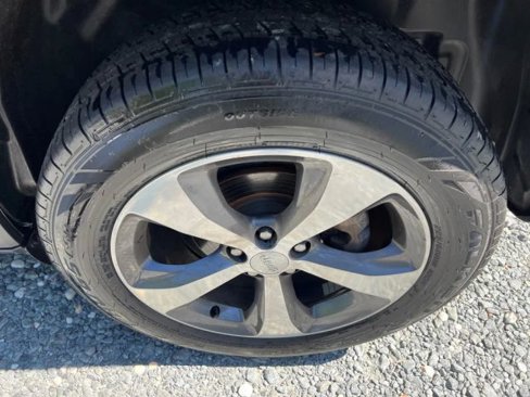 Used 2019 Jeep Cherokee Limited image 10