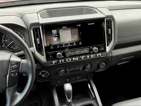 Certified 2025 Nissan Frontier SV image 18