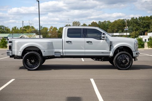 Used 2025 Ford F450 Platinum w/ Platinum Plus Package image 19
