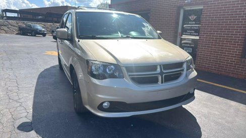 Used 2016 Dodge Grand Caravan R/T image 1