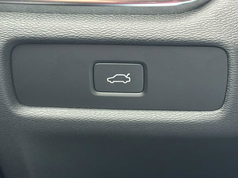 New 2026 Volvo V60 B5 Cross Country Plus w/ Climate Package image 32