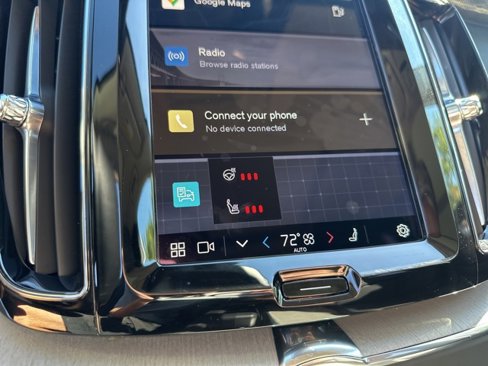 Certified 2025 Volvo XC60 B5 Plus w/ Climate Package image 29