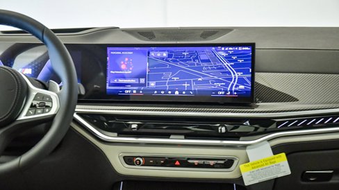 New 2026 BMW X7 M60i image 17