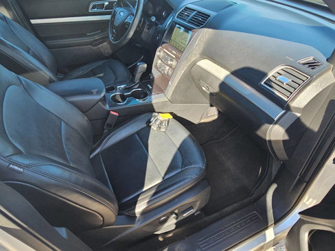Used 2017 Ford Explorer XLT w/ Equipment Group 202A image 8