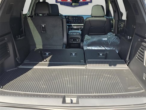 New 2026 Chevrolet Traverse LT w/ Sun and Wheel Package image 8