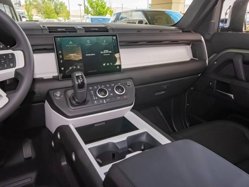 New 2025 Land Rover Defender 110 S image 25