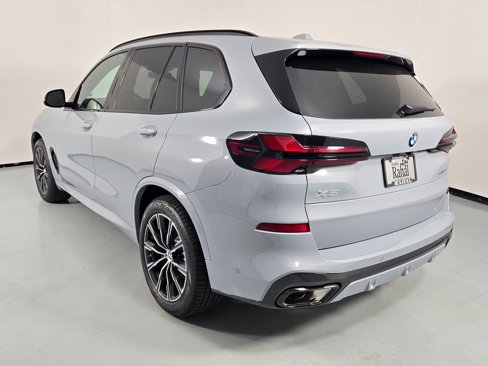 New 2026 BMW X5 xDrive40i w/ M Sport Package image 8