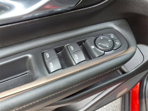 Used 2024 GMC Terrain SLE w/ Driver Convenience Package image 15