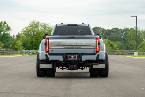 Used 2024 Ford F450 Platinum w/ FX4 Off-Road Package image 7