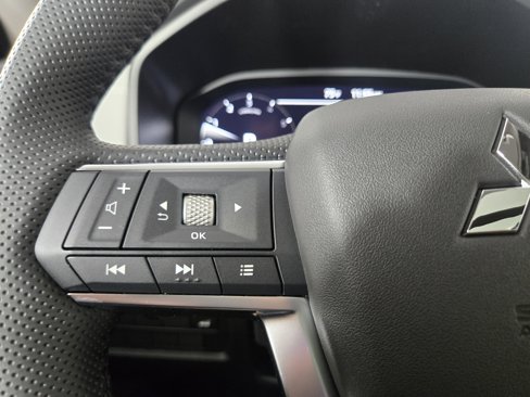 New 2025 Mitsubishi Outlander SE image 15