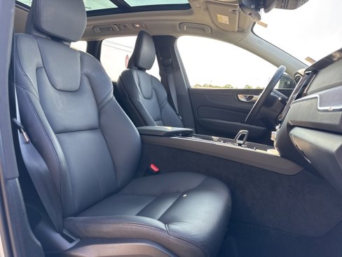 Certified 2025 Volvo XC60 B5 Plus image 36
