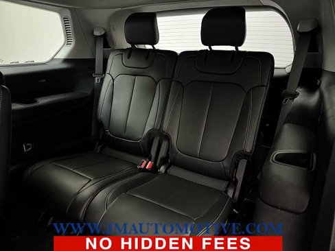 Used 2023 Jeep Grand Cherokee L Limited image 17