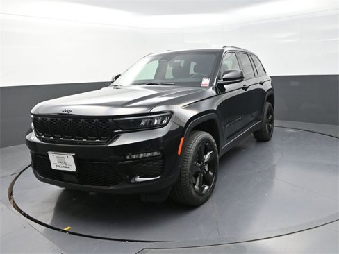 New 2025 Jeep Grand Cherokee Limited w/ Black Appearance Package image 3