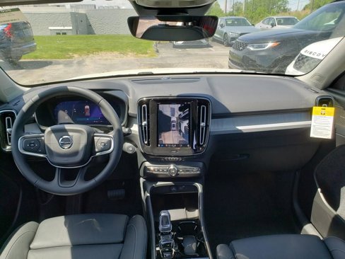 New 2025 Volvo XC40 B5 Plus w/ Protection Package Premier image 7