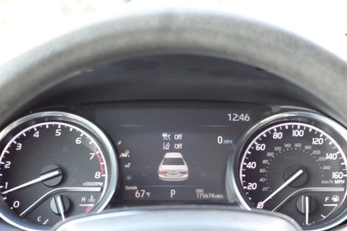 Used 2020 Toyota Camry LE image 15