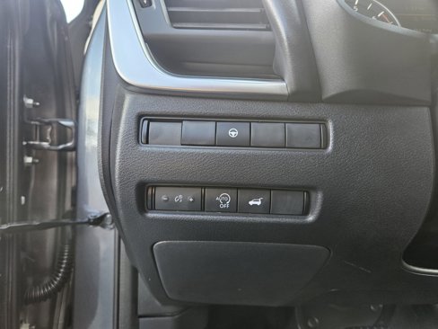 Used 2024 Nissan Rogue SV image 14