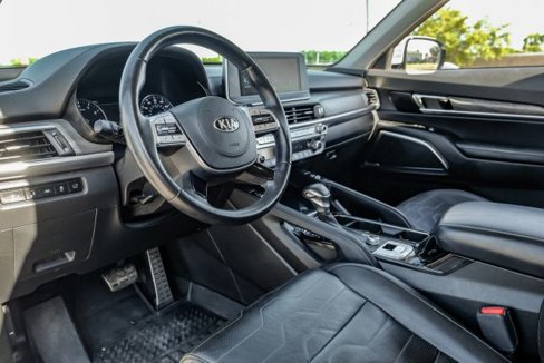 Used 2020 Kia Telluride SX w/ SX Prestige Package image 3