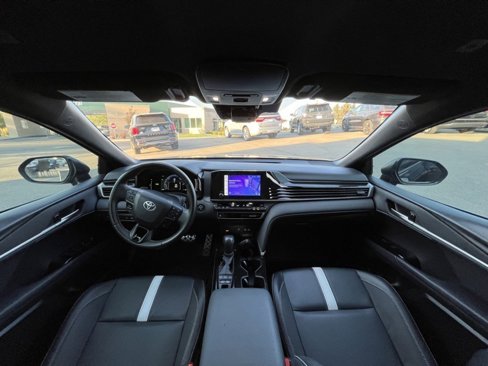 Used 2025 Toyota Camry LE image 30