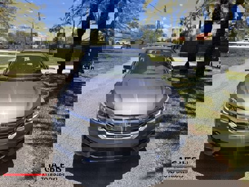 Used 2017 Honda Accord EX-L image 11