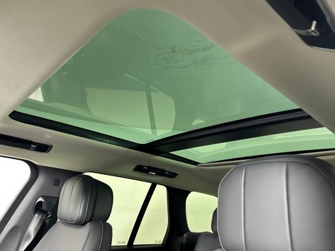 New 2025 Land Rover Range Rover SE image 12